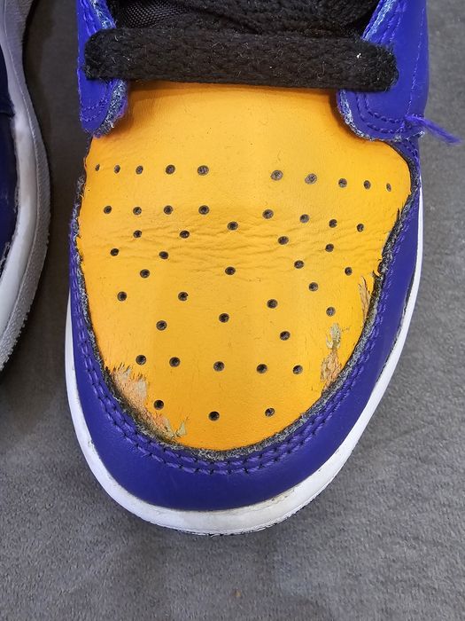 adidasi JORDAN 1 mid  marime 37.5