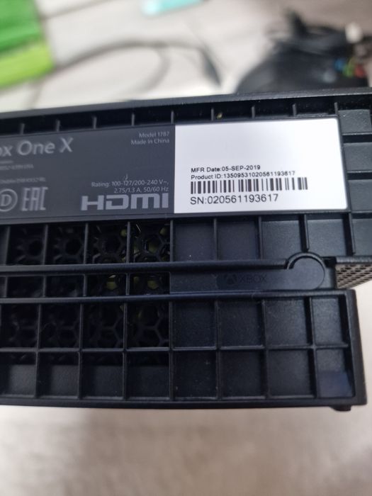 Consola Microsoft Xbox One X, Controller + 10 Jocuri +Statie Incarcare