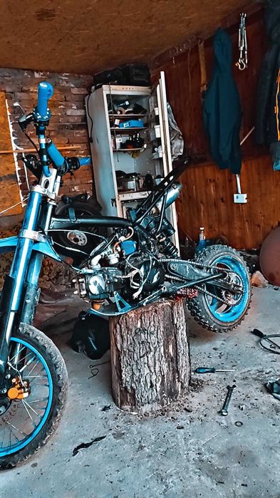 Vând sau schimb cros de 125 cc