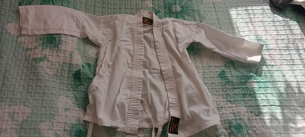 Продам кимоно для каратэ