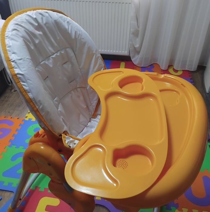 Scaun de masa bebe