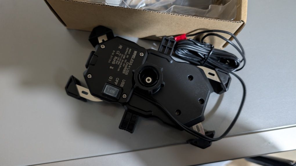 Suport telefon incarcare wireless + usb scuter moto