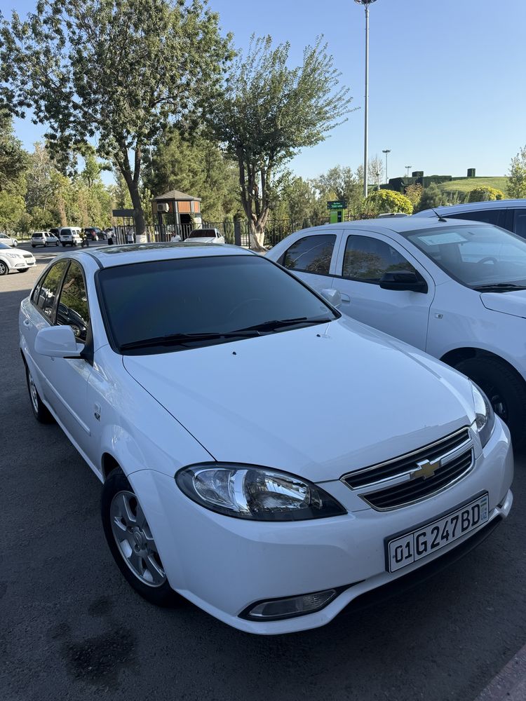 Jentra 3 poz sotiladi yoki variantga beriladi