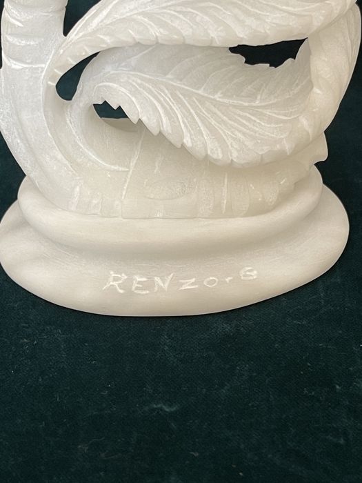 Statueta din alabastru, semnată. Italia