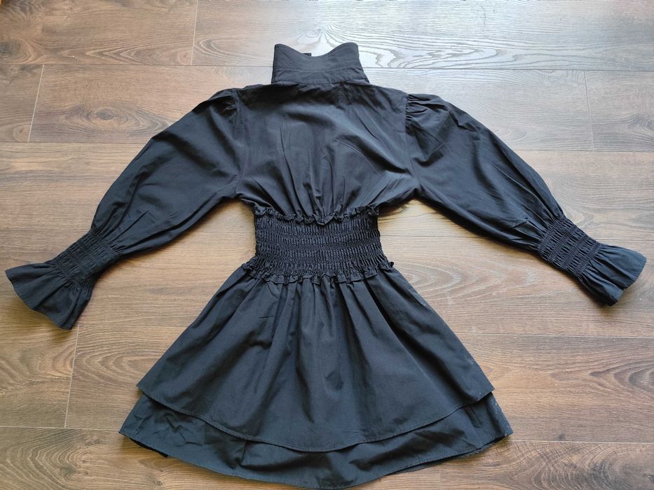 Дамска черна риза - рокля, вталена с буфан ръкав