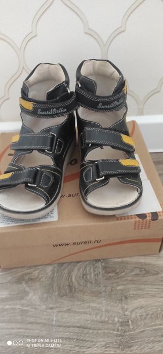 Продам ортопедические обувь на мальчика