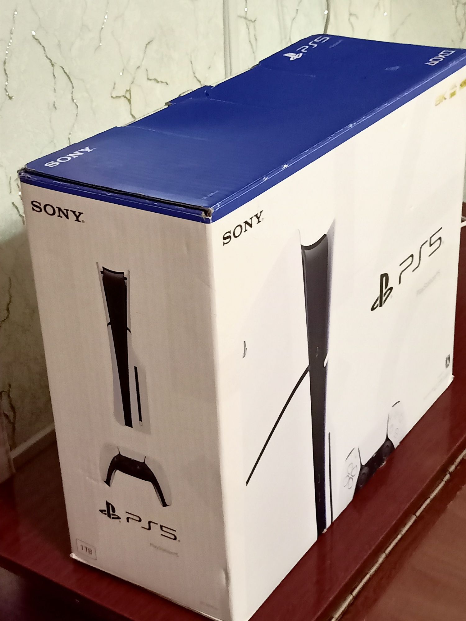 Продам Playstation 5 slim 1TB