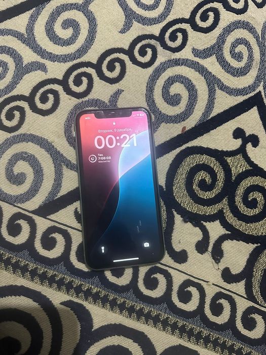 Продам айфон 11 срочно