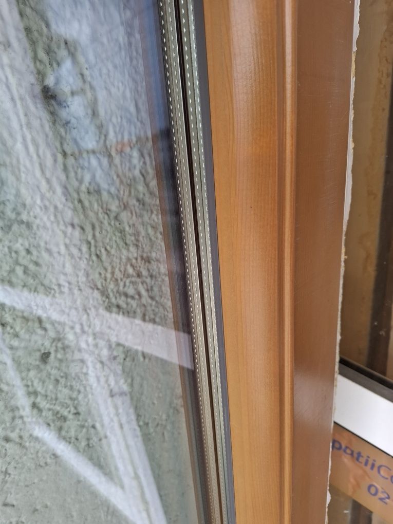 Geam triplu termopan, profil lemn stratificat/pvc ( 125 x 200)