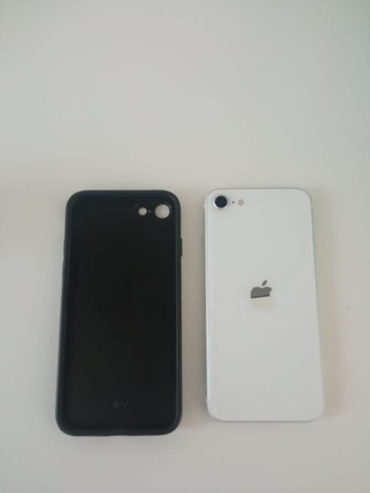 Айфон СЕ2020 память 128