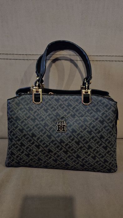 *Нова* Дамска кожена чанта Tommy Hilfiger