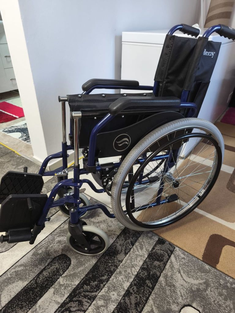 Scaun cu rotile Breezy 90 – Ca nou – 600 lei