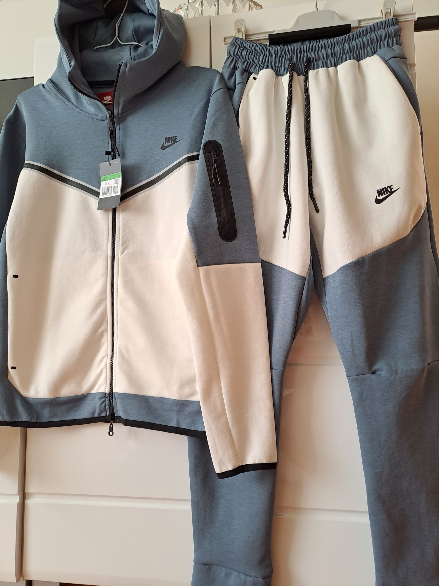 Nike Tech Flecce