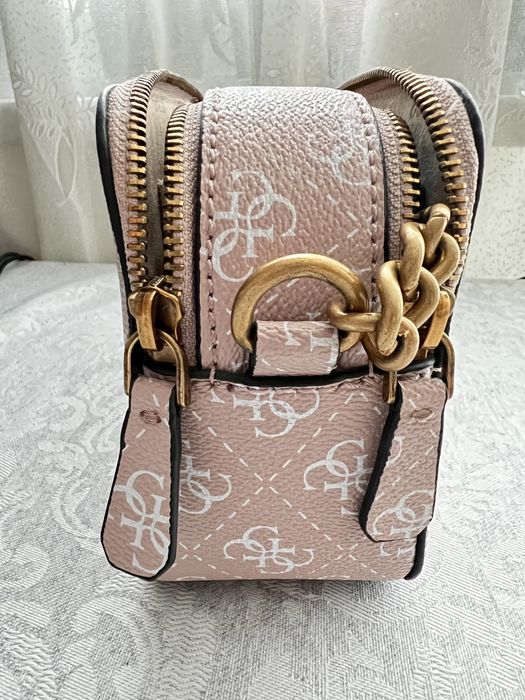 Дамска чанта Guess