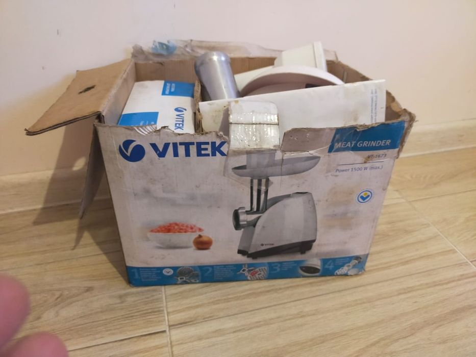 Электрическая мясорубка Vitek