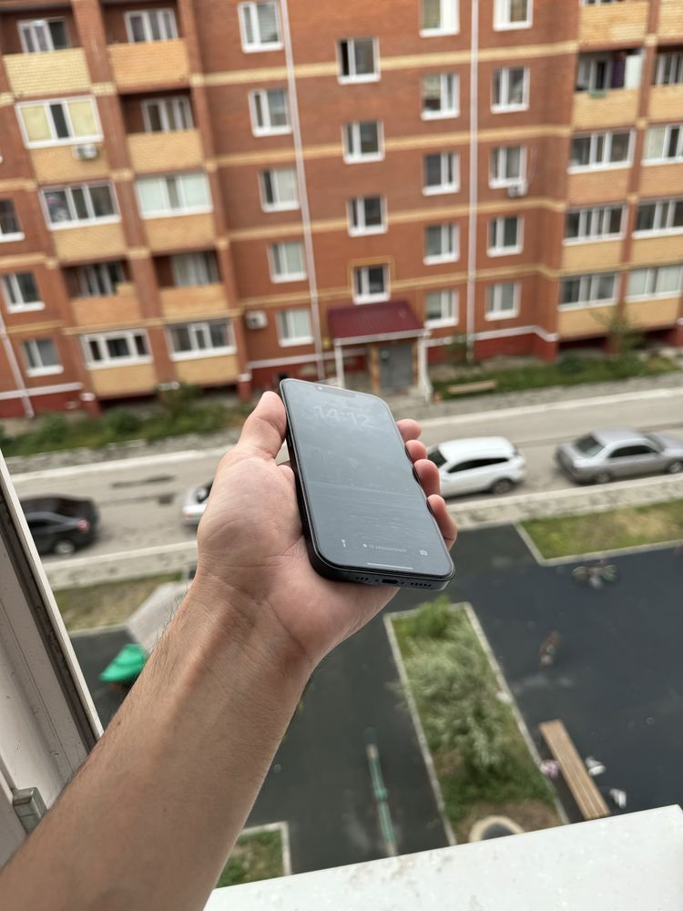 Iphone 13. 128mb