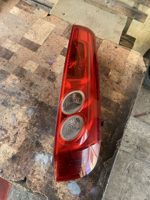 Десен стоп за форд фиеста