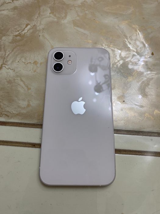 Продам Айфон 12 видельном состояни