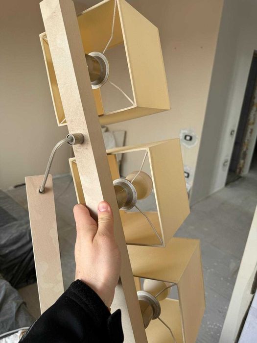 Lustre cu 3 si 4 abajururi - 120 de lei