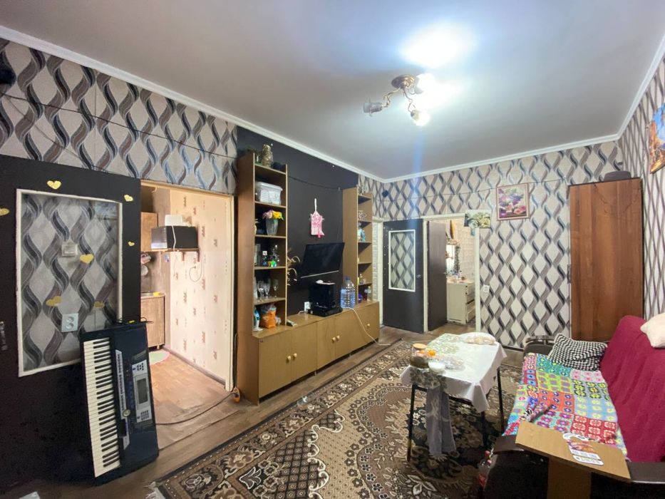 Массив Феруза 2/2/4 Балкон 1.5*3 Ор-р Кафе Шукрона