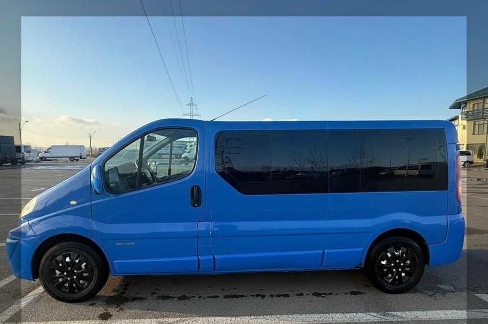 Renault Trafic II  / 8+1 LUNG