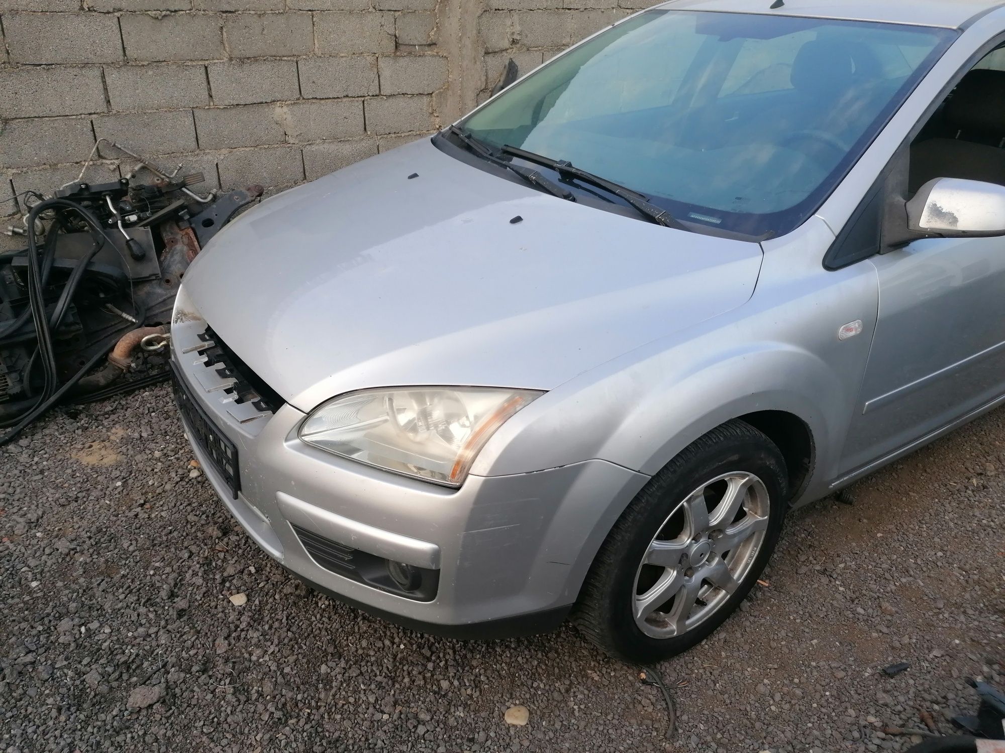 Capota bara Ford Focus, bara fata Ford Focus 2