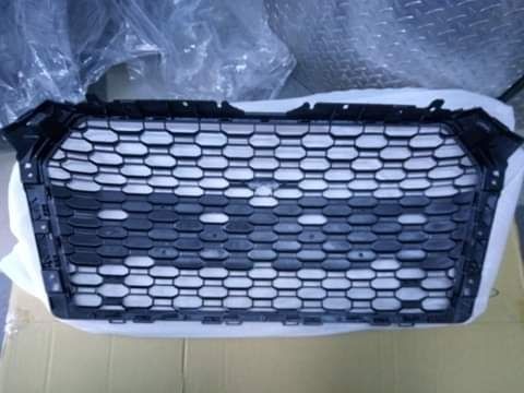 Grila fagure AUDI A4 S4 B9 2015-2019 RS STYLE negru lucios