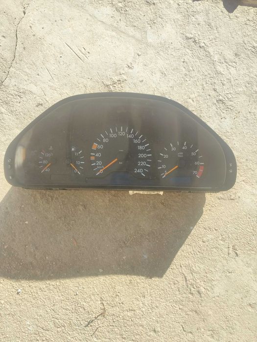 Части от Мерцедес с180