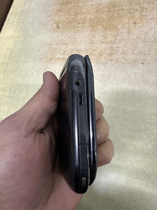 Blackberry sotiladi srochno