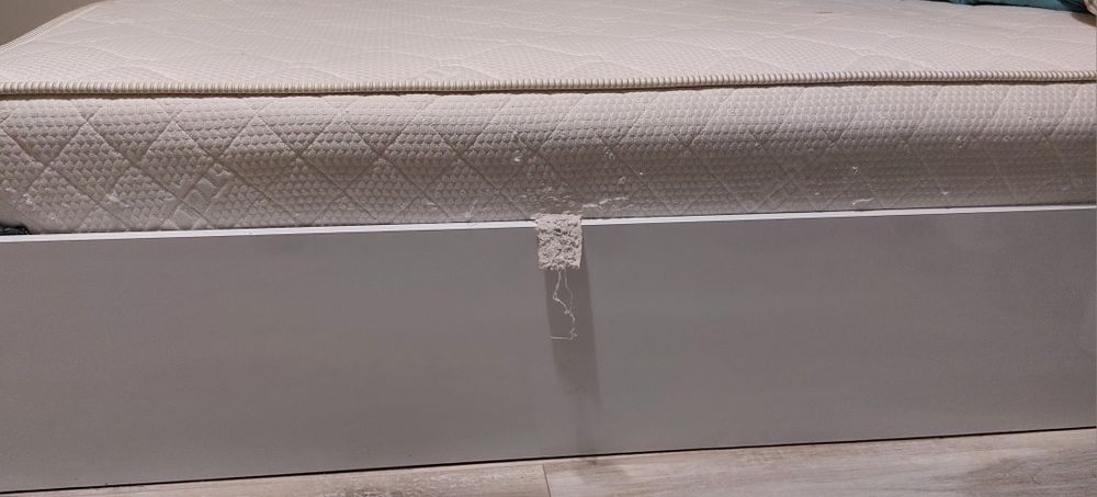 Спалня с матрак 140/190 и място за съхранение