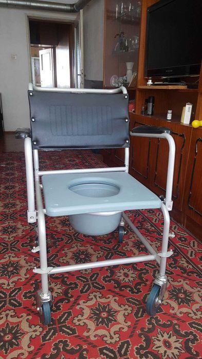 Комбиниран стол за хора увреждания