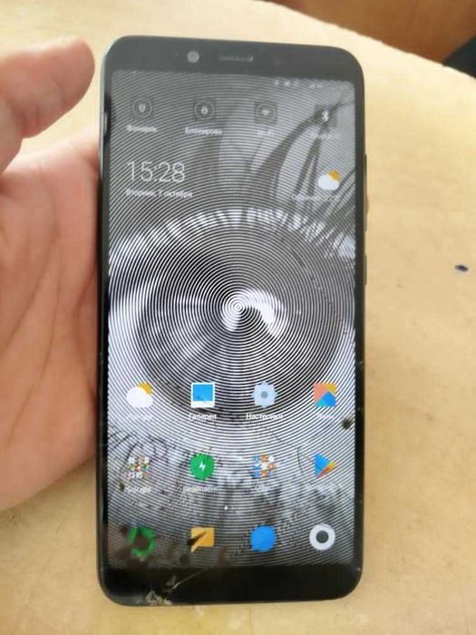 Redmi x6 4/64gb.