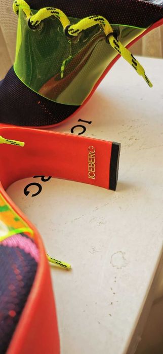 Оригинални маркови дамски сандали /чехли ICEBERG Mule - 40 номер