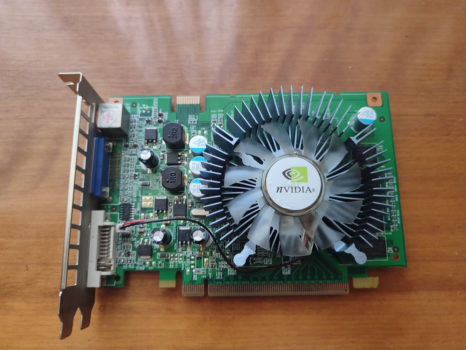 Nvidia geforce 8600gt 128mb 64bit ddr2.