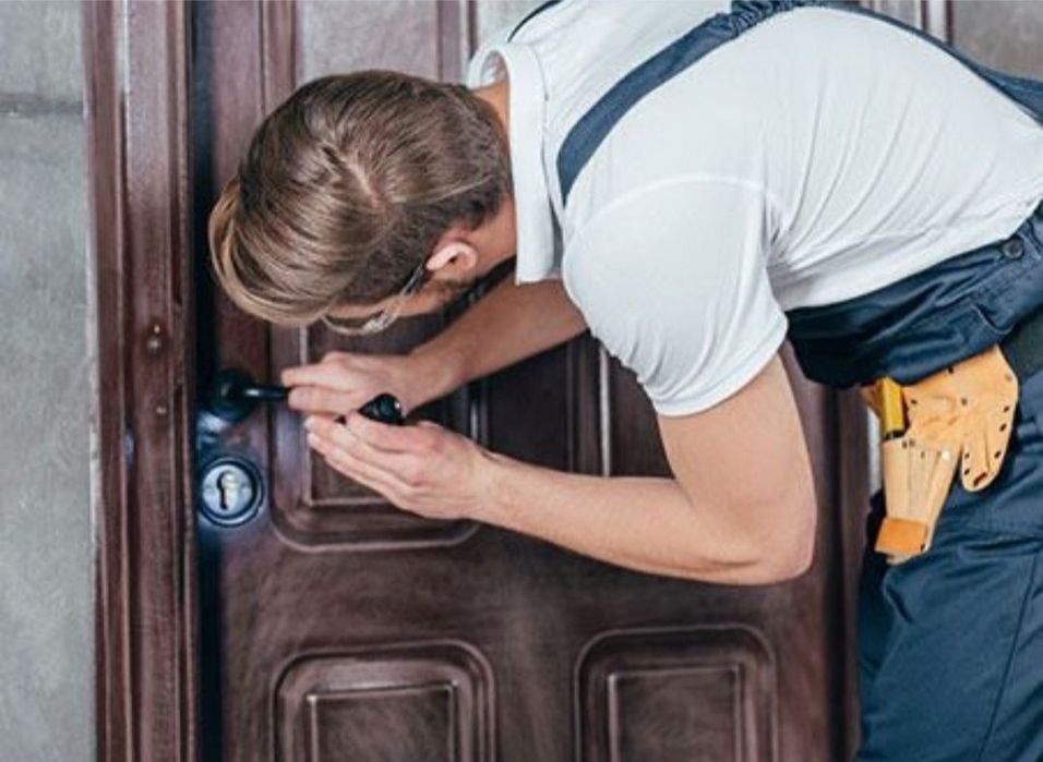 Вскрытие замков. Вскрытие дверей Авто. Вскрытие квартиры. Замена замка