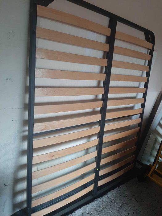 Продавам подматрачна рамка 164/200 см.