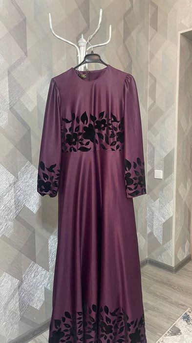 Вечернее платье со шлейфом