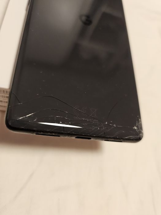 Google pixel 6 - счупен дисплей