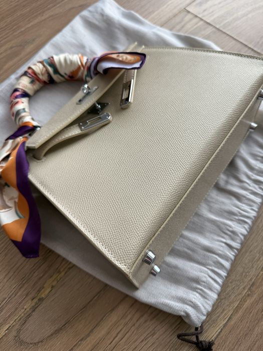 Чанта 100%естествена кожа , цвят слонова кост