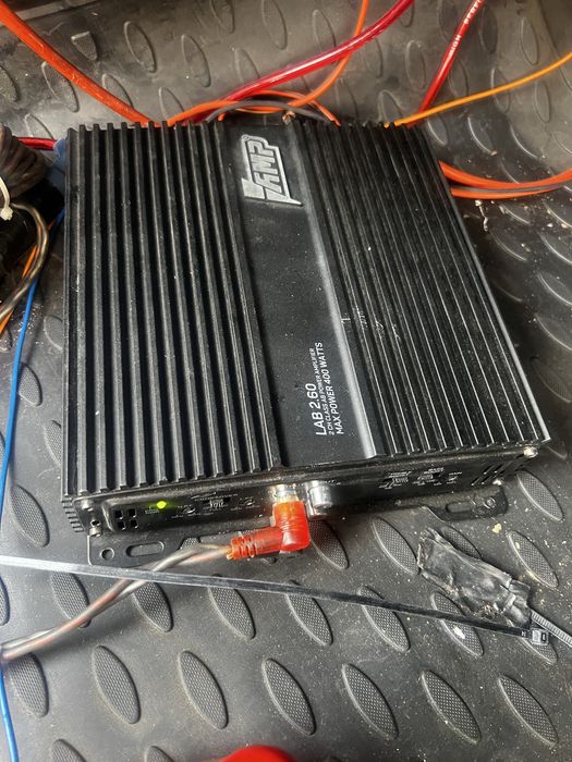 Двух канальный усилитель