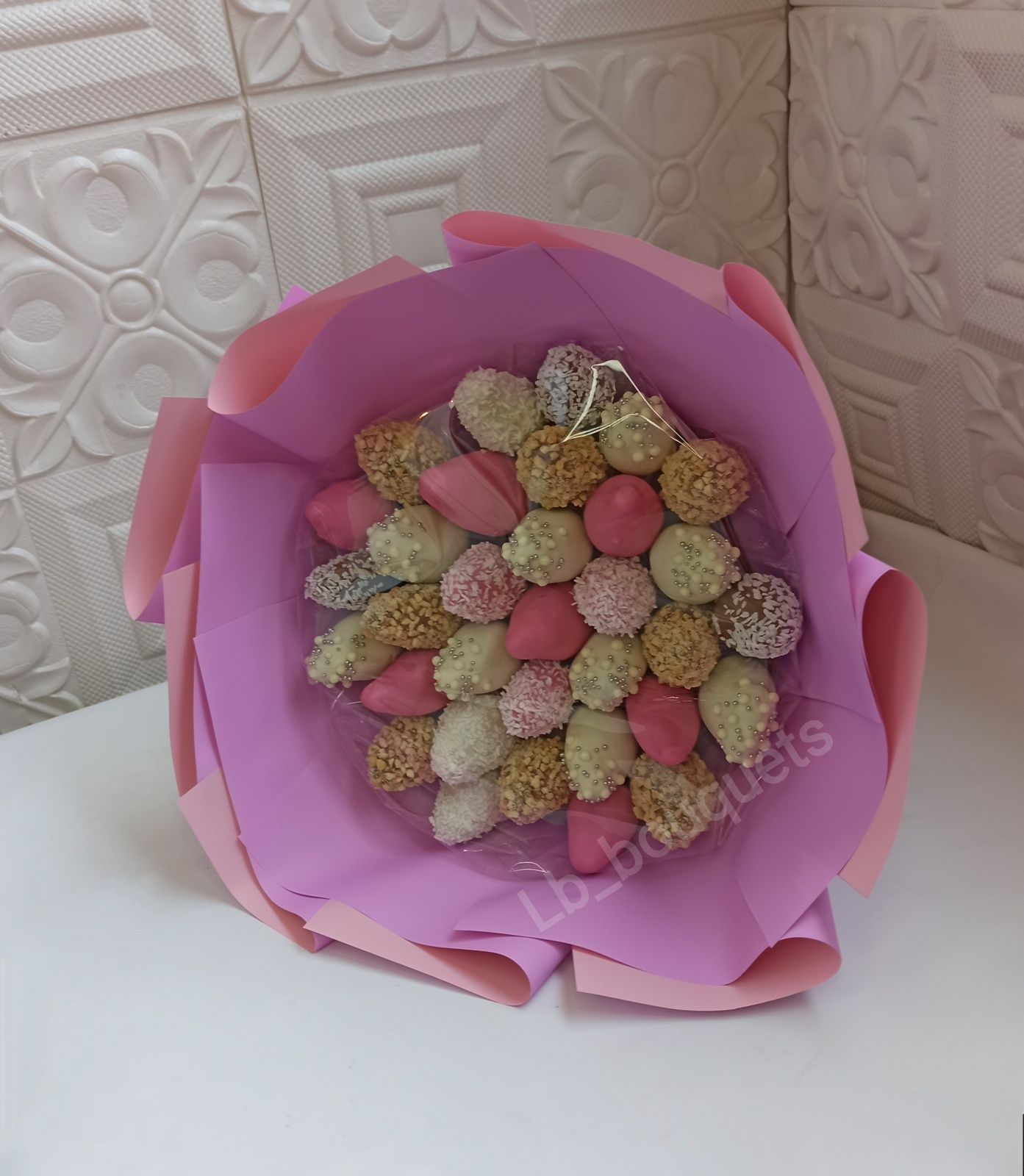клубника в шоколаде подарок торт  букет из клубники гул, демерт, цвет
