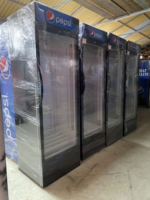 Vitrina frigorifica verticala pentru racoritoare/bauturi/lactate