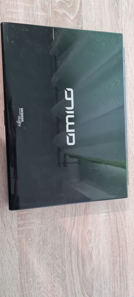 Fujitsu Amilo 3525 | Dualcore | Windows 7 | FUNCTIONAL | 100 LEI