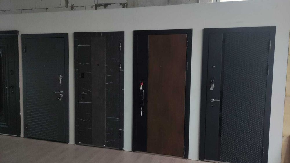 Распродажа дверей с витрины