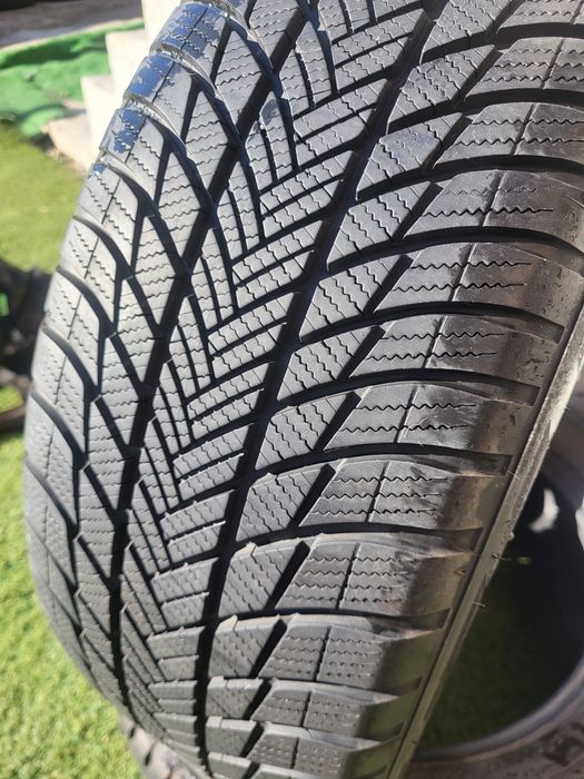 2 бр зимни 225/60/17 Bridgestone
