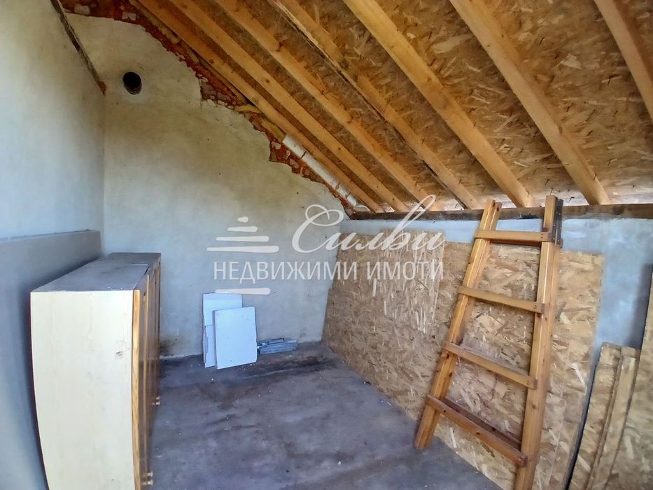 Двуетажна ТУХЛЕНА вила на плоча – местност Под Манастира.