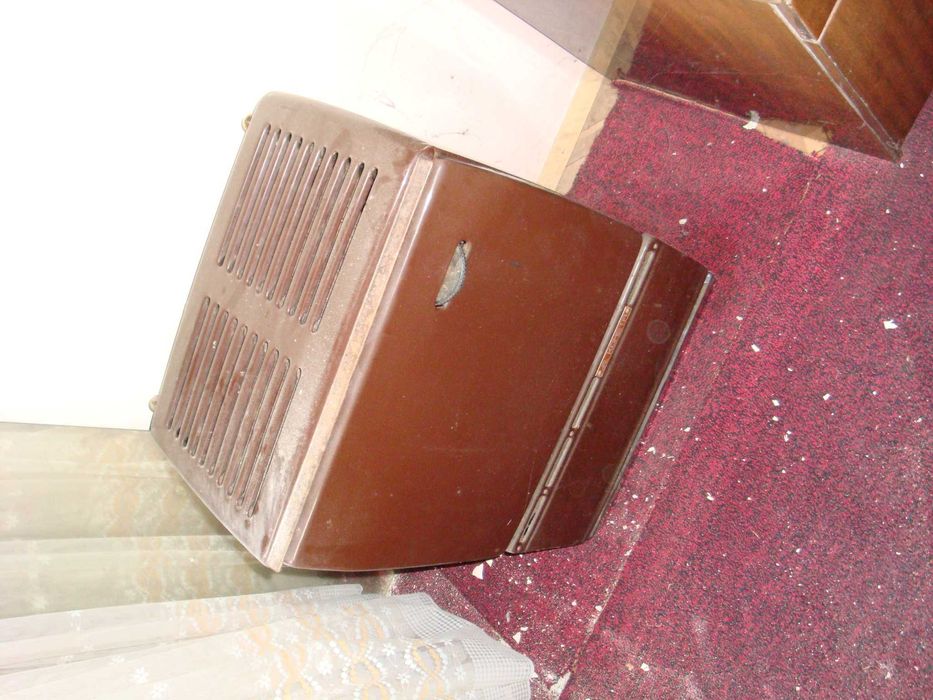 Подарявам спалня, легло, ракла, нафтова печка, печка на дърва, тв маса