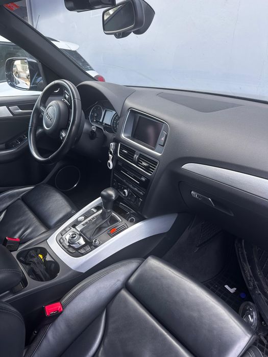 Audi q5 accidentat