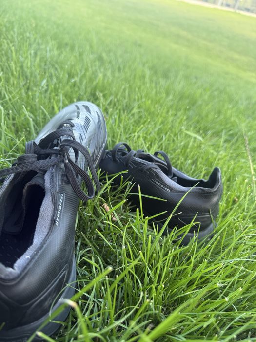 Ghete adidas predator aproape noi