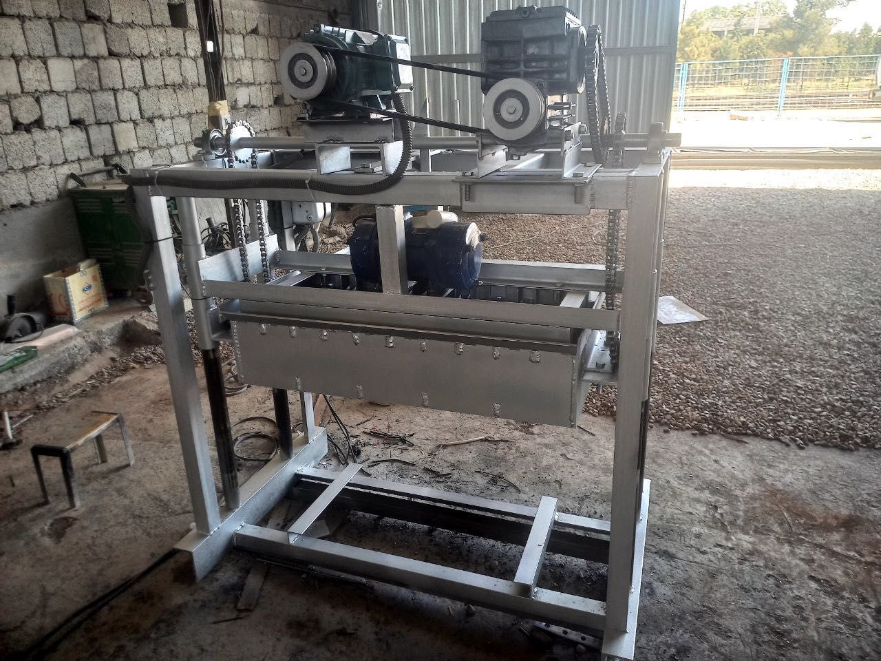 Shlakablok apparat